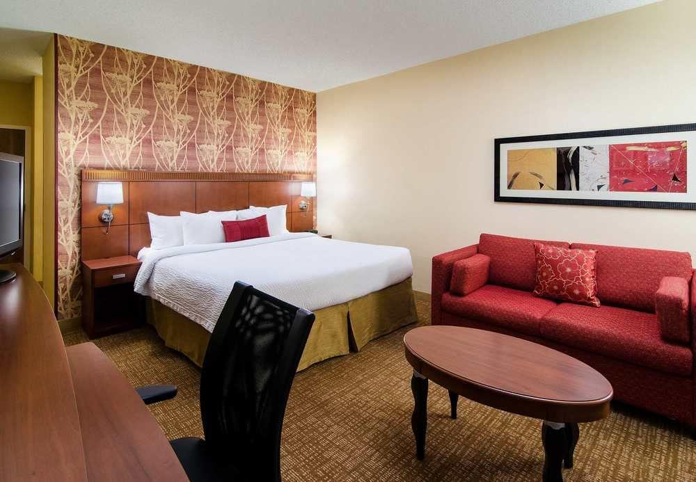 Courtyard Greenville Haywood Mall Экстерьер фото