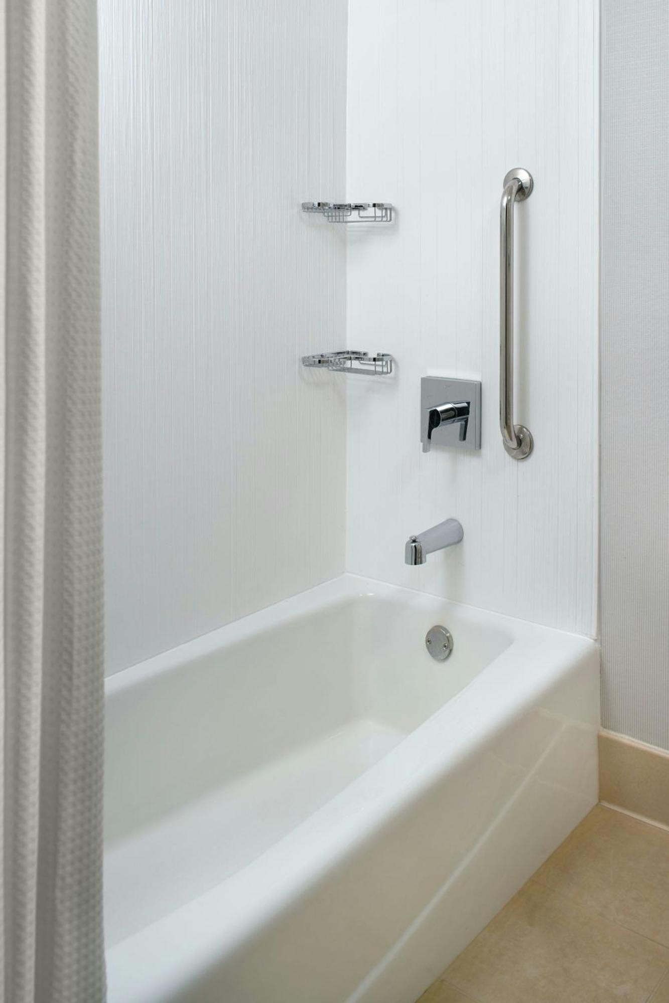Courtyard Greenville Haywood Mall Экстерьер фото