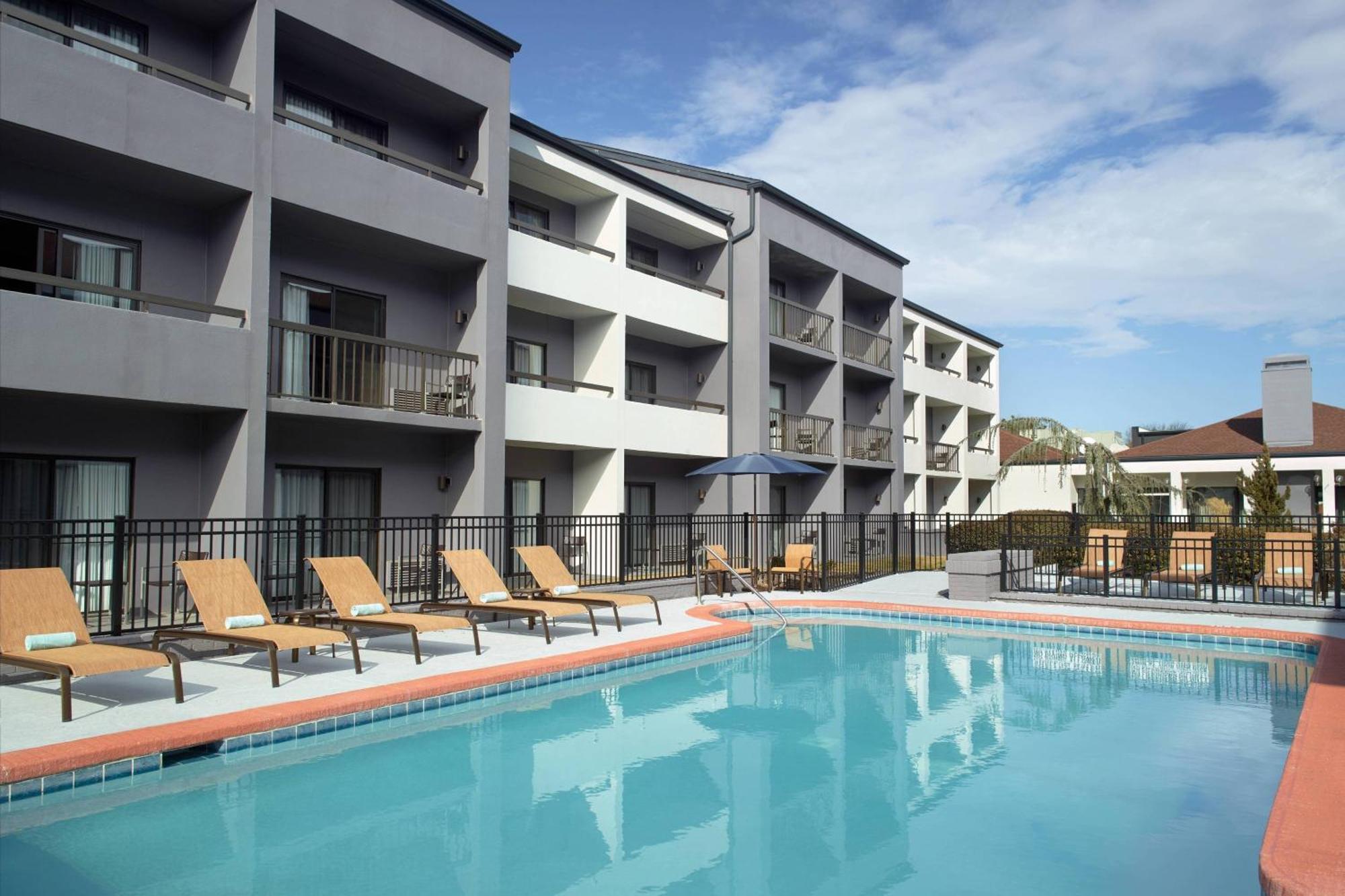 Courtyard Greenville Haywood Mall Экстерьер фото