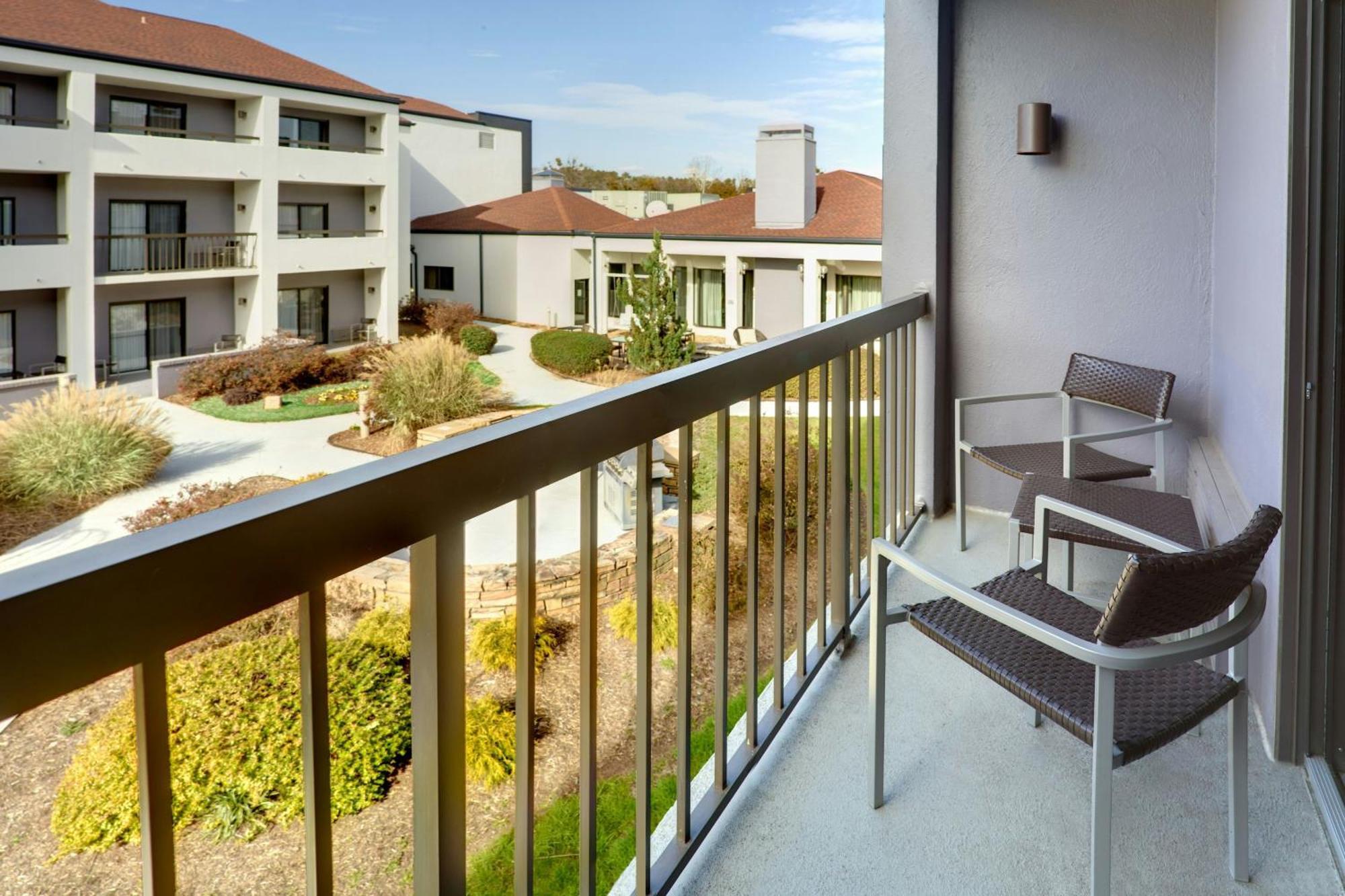 Courtyard Greenville Haywood Mall Экстерьер фото