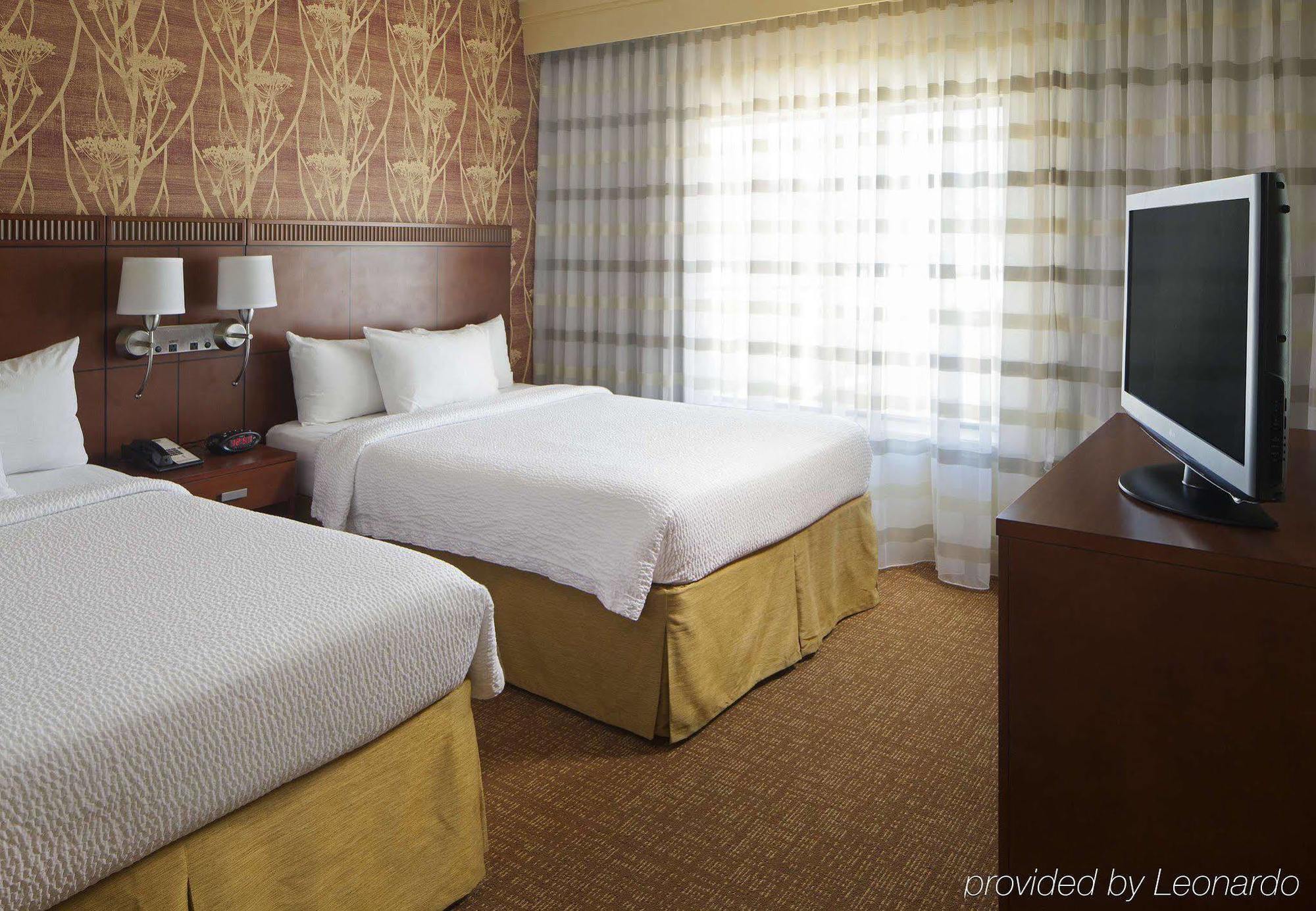Courtyard Greenville Haywood Mall Экстерьер фото
