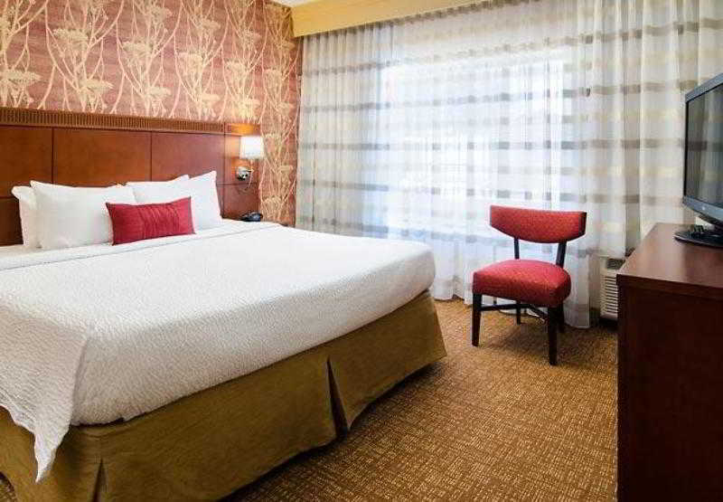 Courtyard Greenville Haywood Mall Экстерьер фото